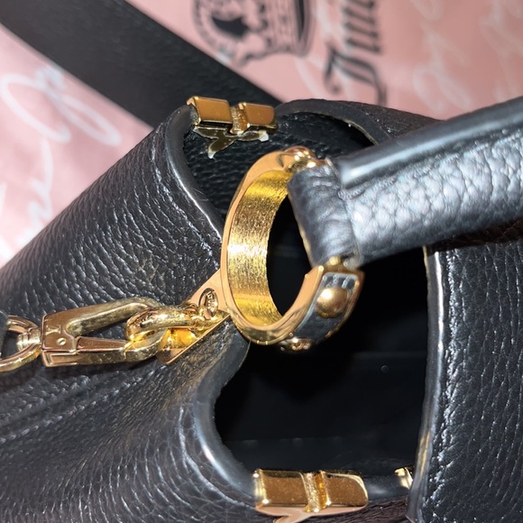 LOUIS VUITTON MINI CAPUCINES - Picture 8 of 11